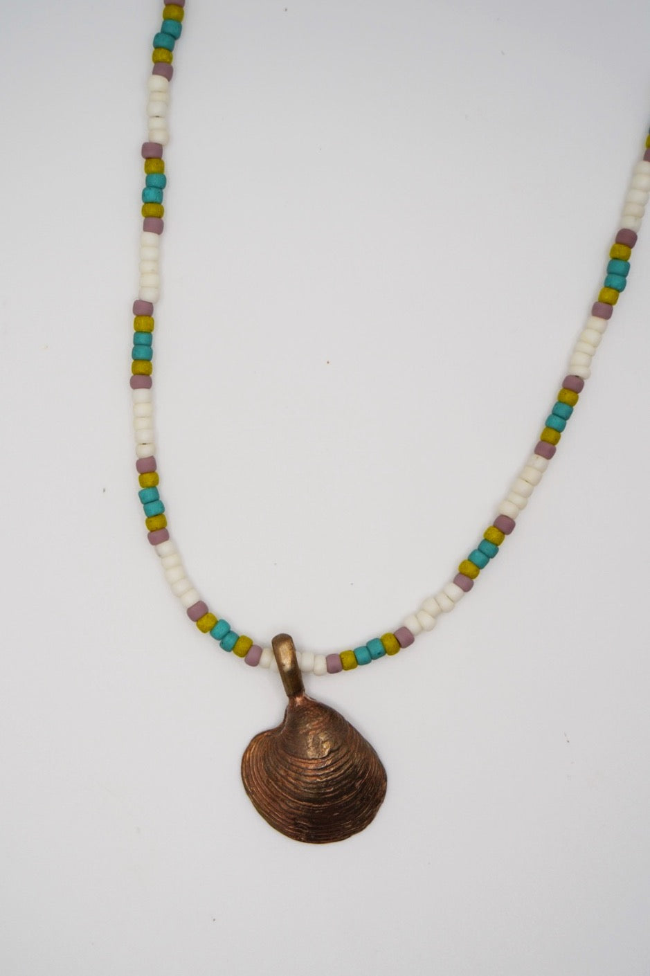 Beaded shell charm necklace (bronze)